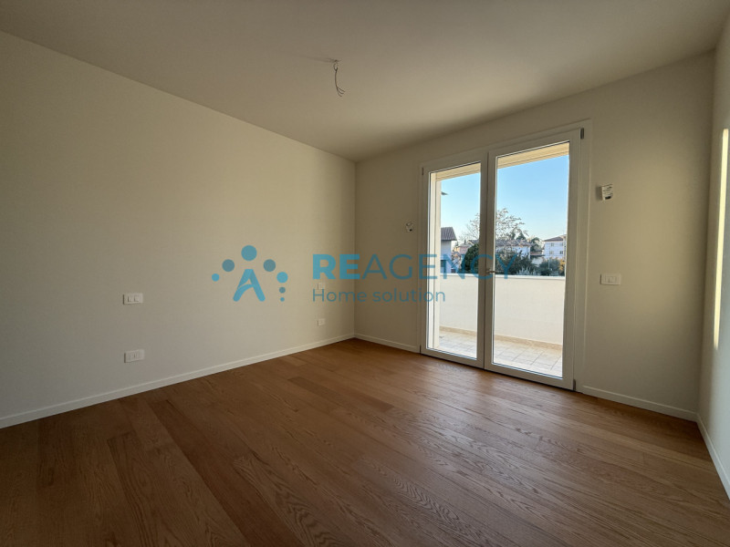 CREAZZO

Stai cercando un TRICAMERE di nuova costruzione IN PRONTA CONSEGNA?
Prezzo €300.000,00
C...