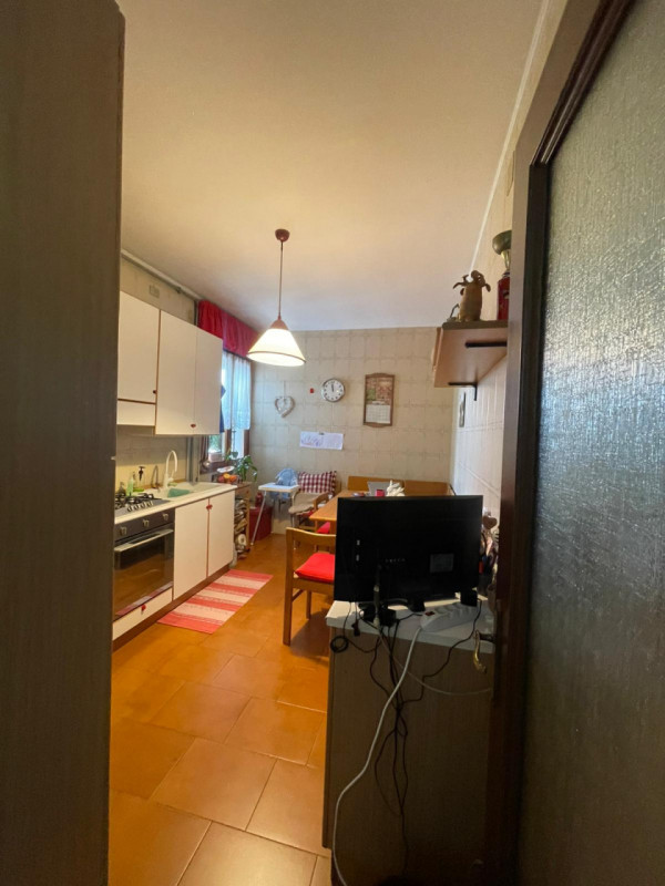 Agenzia immobiliare “VENETO CASE “propone un trilocale in affitto semiarredato in quartiere resid...