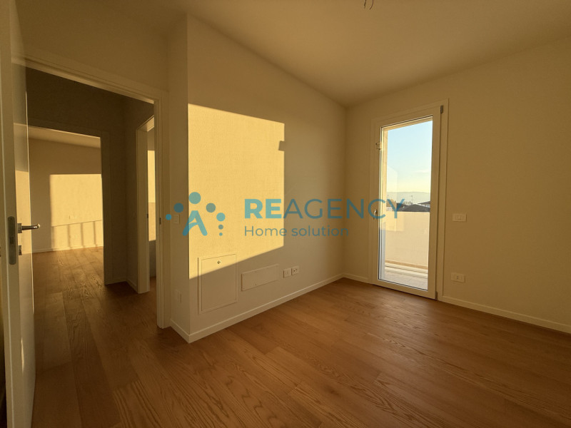 CREAZZO

Stai cercando un TRICAMERE di nuova costruzione IN PRONTA CONSEGNA?
Prezzo €315.000,00
C...