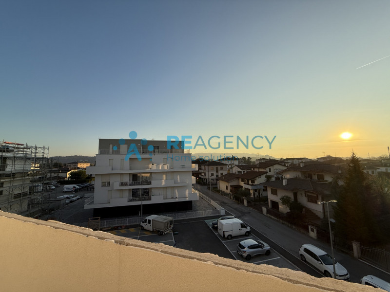 CREAZZO

Stai cercando un TRICAMERE di nuova costruzione IN PRONTA CONSEGNA?
Prezzo €315.000,00
C...