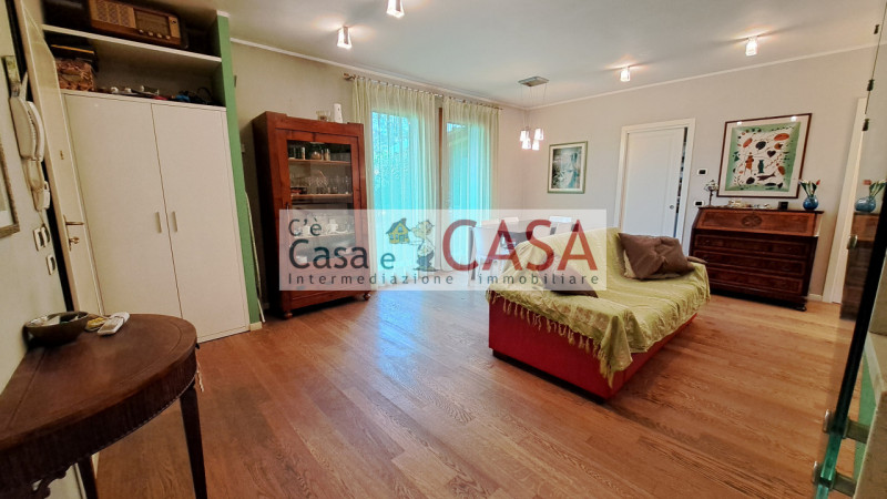 SELVAZZANO: Disponibile a settembre. A due passi dai servizi, l'agenzia C'è Casa e CASA vi invita...