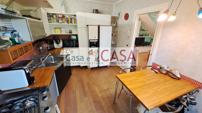 SELVAZZANO: A due passi dai servizi, l'agenzia C'è Casa e CASA vi invita a prendere visione di un...