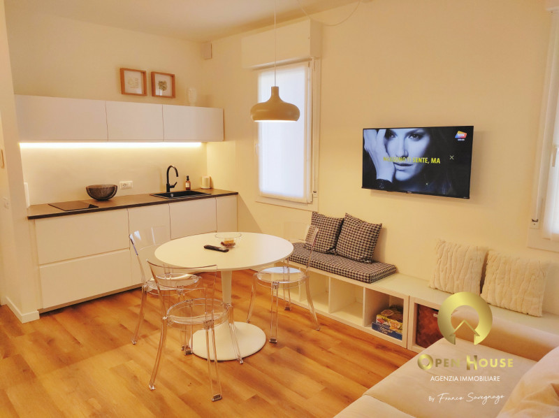 OPEN HOUSE by Franco Savegnago propone in locazione appartamento completamente ristrutturato a nu...