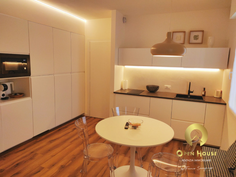 OPEN HOUSE by Franco Savegnago propone in locazione appartamento completamente ristrutturato a nu...