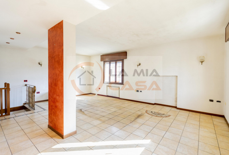 Piove di Sacco - casa singola a soli 500 metri dal Duomo, posta in quartiere residenziale, lungo ...