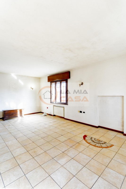 Piove di Sacco - casa singola a soli 500 metri dal Duomo, posta in quartiere residenziale, lungo ...