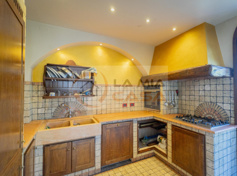 Piove di Sacco - casa singola a soli 500 metri dal Duomo, posta in quartiere residenziale, lungo ...