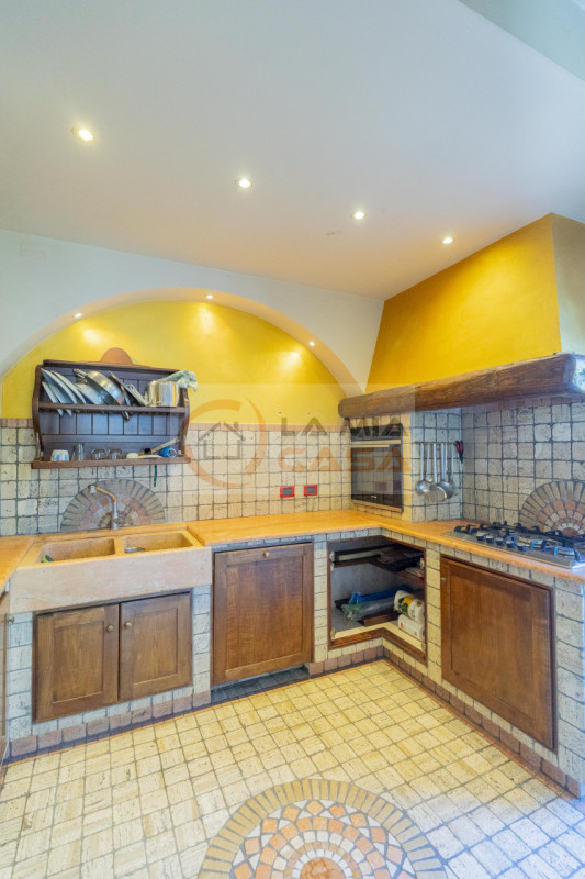 Piove di Sacco - casa singola a soli 500 metri dal Duomo, posta in quartiere residenziale, lungo ...