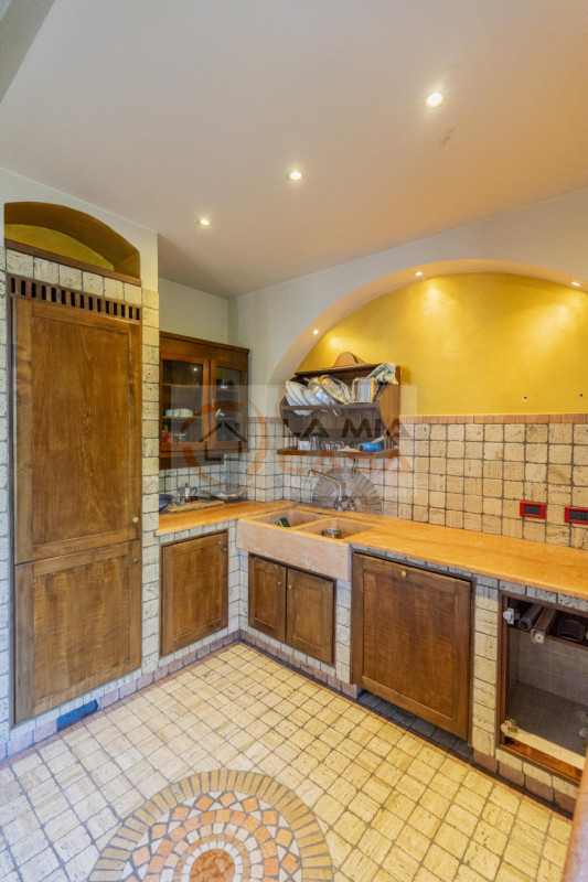 Piove di Sacco - casa singola a soli 500 metri dal Duomo, posta in quartiere residenziale, lungo ...