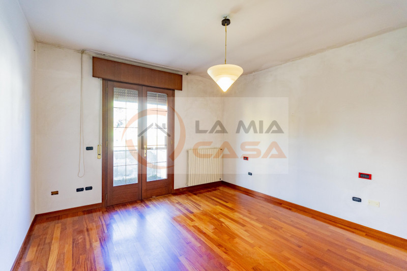 Piove di Sacco - casa singola a soli 500 metri dal Duomo, posta in quartiere residenziale, lungo ...