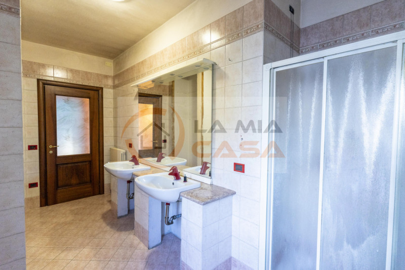 Piove di Sacco - casa singola a soli 500 metri dal Duomo, posta in quartiere residenziale, lungo ...