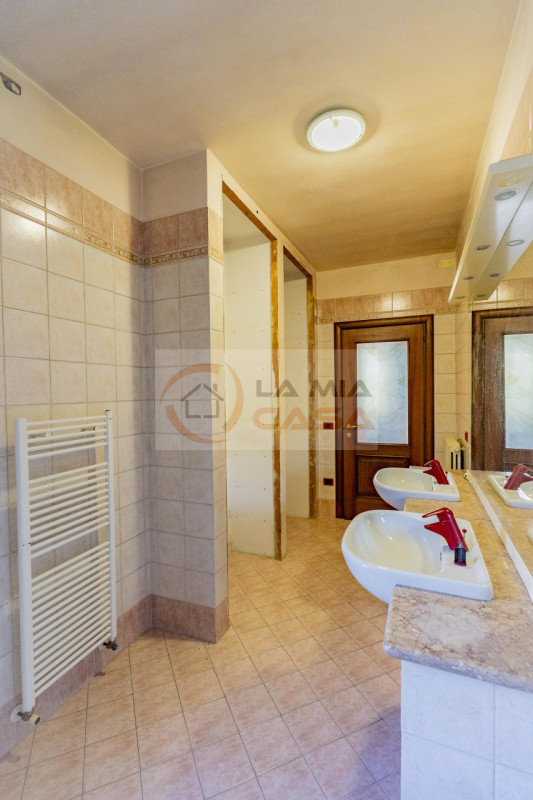 Piove di Sacco - casa singola a soli 500 metri dal Duomo, posta in quartiere residenziale, lungo ...