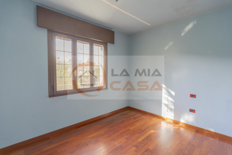 Piove di Sacco - casa singola a soli 500 metri dal Duomo, posta in quartiere residenziale, lungo ...