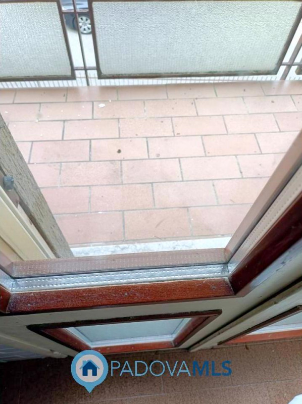 Immobile in esclusiva al Gruppo Padova MLS

Proponiamo in vendita un immobile residenziale di cir...