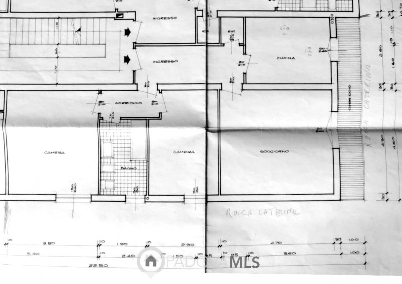 Immobile in esclusiva al Gruppo Padova MLS

Proponiamo in vendita un immobile residenziale di cir...