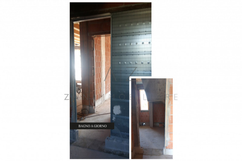 Proponiamo in vendita una splendida porzione di bifamiliare situata nella tranquilla e verdeggian...