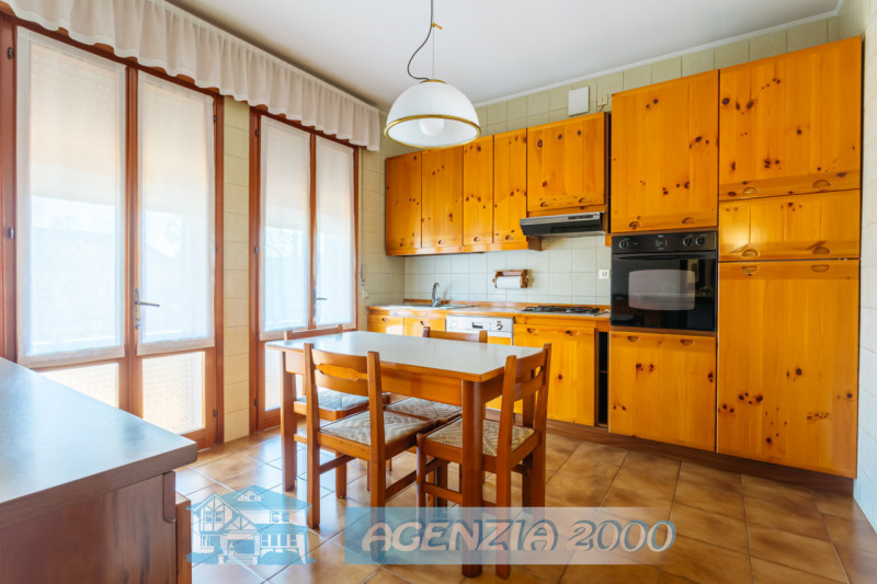 HO UNA SPLENDIDA VILLA A PIANI SFALSATI CON TAVERNA!!!, A BAGNOLI DI SOPRA, IN ZONA TRANQUILLA DI...