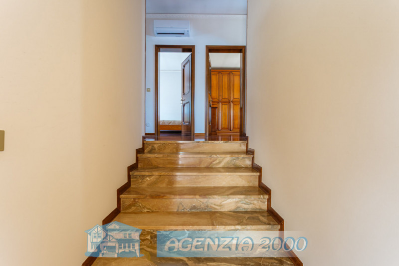 HO UNA SPLENDIDA VILLA A PIANI SFALSATI CON TAVERNA!!!, A BAGNOLI DI SOPRA, IN ZONA TRANQUILLA DI...