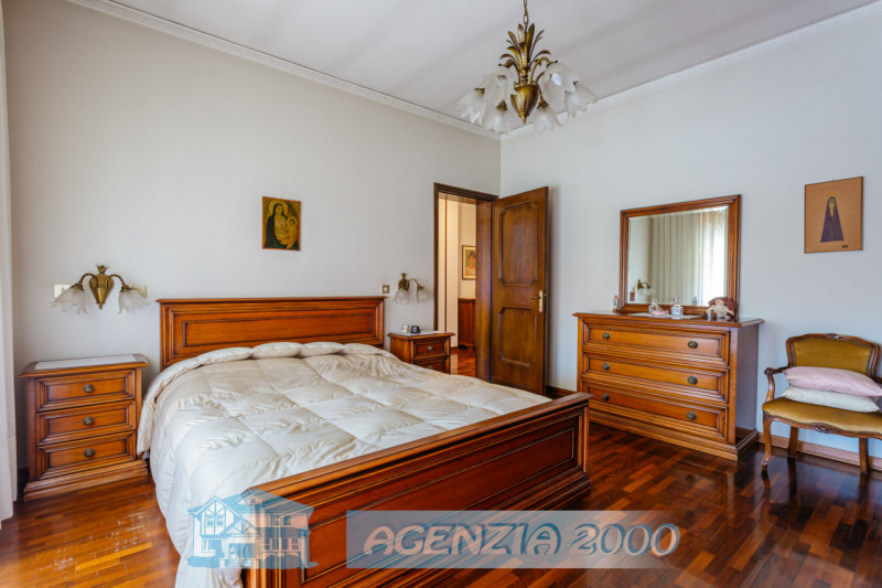 HO UNA SPLENDIDA VILLA A PIANI SFALSATI CON TAVERNA!!!, A BAGNOLI DI SOPRA, IN ZONA TRANQUILLA DI...