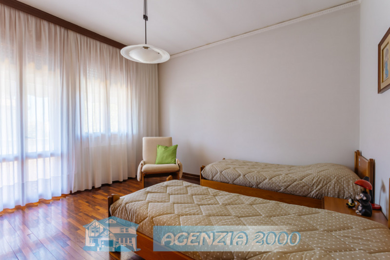 HO UNA SPLENDIDA VILLA A PIANI SFALSATI CON TAVERNA!!!, A BAGNOLI DI SOPRA, IN ZONA TRANQUILLA DI...