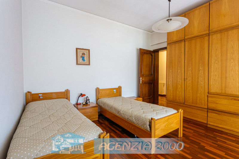 HO UNA SPLENDIDA VILLA A PIANI SFALSATI CON TAVERNA!!!, A BAGNOLI DI SOPRA, IN ZONA TRANQUILLA DI...