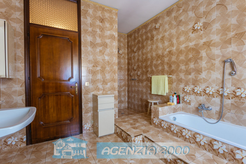 HO UNA SPLENDIDA VILLA A PIANI SFALSATI CON TAVERNA!!!, A BAGNOLI DI SOPRA, IN ZONA TRANQUILLA DI...