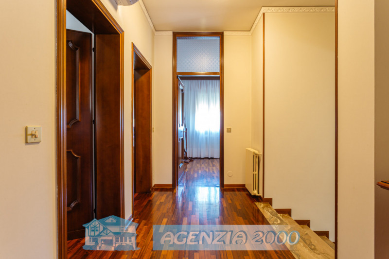 HO UNA SPLENDIDA VILLA A PIANI SFALSATI CON TAVERNA!!!, A BAGNOLI DI SOPRA, IN ZONA TRANQUILLA DI...