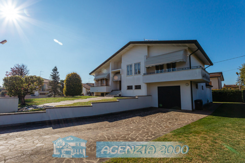 HO UNA SPLENDIDA VILLA A PIANI SFALSATI CON TAVERNA!!!, A BAGNOLI DI SOPRA, IN ZONA TRANQUILLA DI...