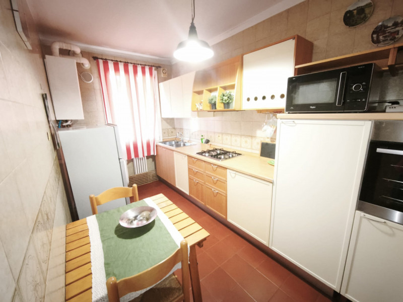 Nella zona centrale di Monselice proponiamo in vendita un ampio appartamento quadrilocale di ben ...