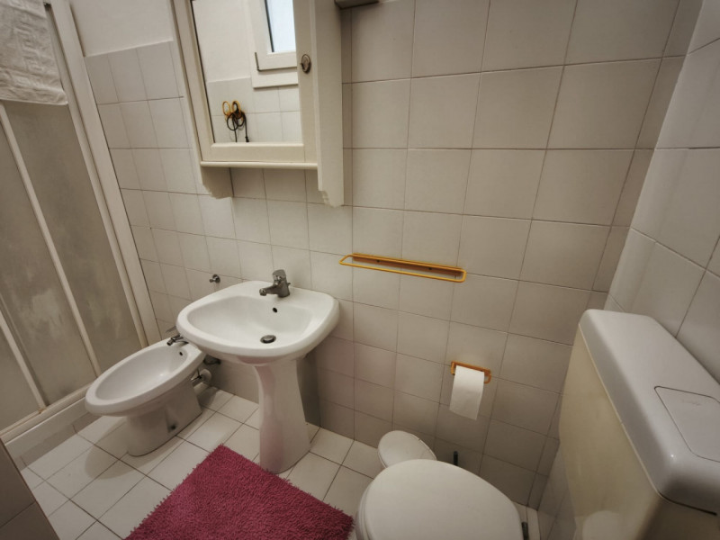 Nella zona centrale di Monselice proponiamo in vendita un ampio appartamento quadrilocale di ben ...