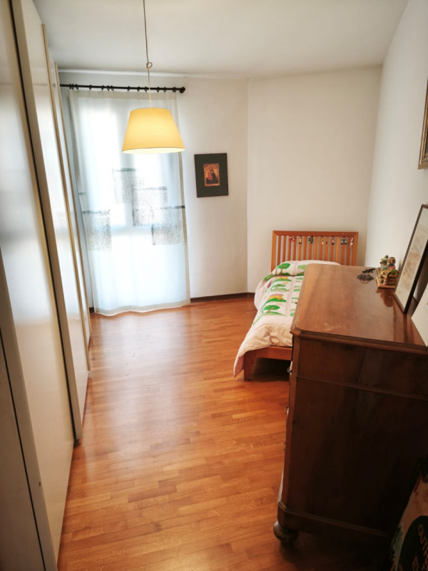 Nella zona centrale di Monselice proponiamo in vendita un ampio appartamento quadrilocale di ben ...