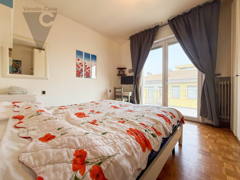 PONTE DI BRENTA - 3 CAMERE ULTIMO PIANO 
Nel cuore di Ponte di Brenta, proponiamo in vendita un a...