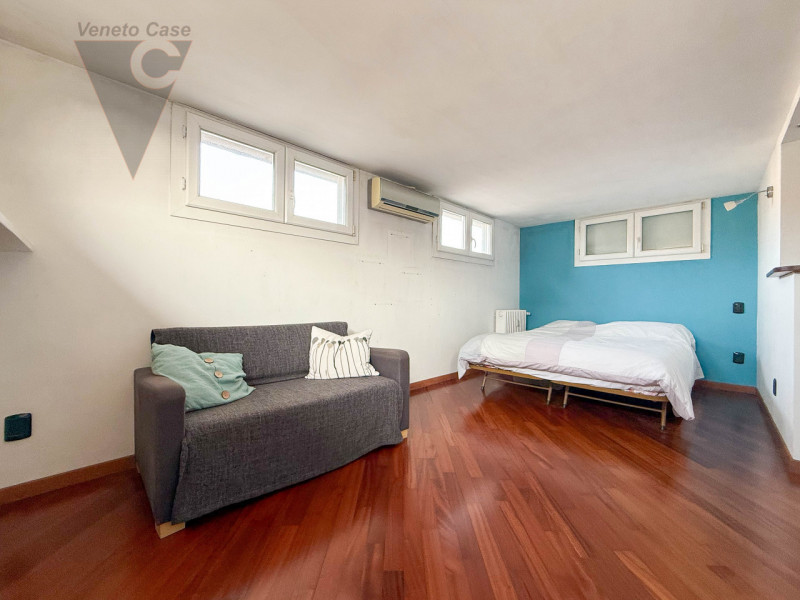 PONTE DI BRENTA - 3 CAMERE ULTIMO PIANO 
Nel cuore di Ponte di Brenta, proponiamo in vendita un a...