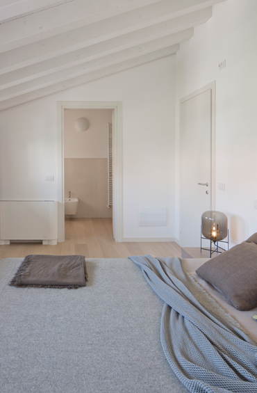 DISPONIBILE DAL 01 APRILE 2026.
Falzè di Trevignano: appartamento con due camere, disposto su due...