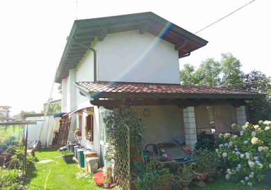 Rif. A.A.91-231

Vendita all'asta - abitazione unifamiliare su due livelli in data 17 dicembre  2...