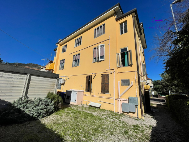 Appartamento 140 mq – Ultimo piano – No condominio – Da ristrutturare

Nel pieno centro di Galzig...