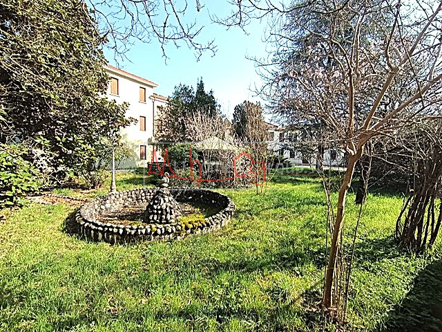 MONTEMERLO - (Rif.V955-s) -  proponiamo in posizione centrale questo immobile storico caratterizz...