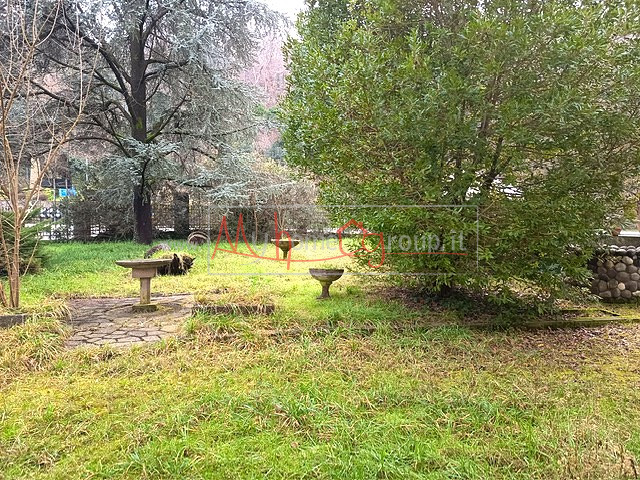 MONTEMERLO - (Rif.V955-s) -  proponiamo in posizione centrale questo immobile storico caratterizz...