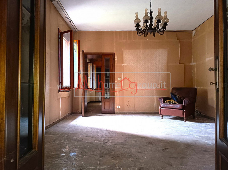 MONTEMERLO - (Rif.V955-s) -  proponiamo in posizione centrale questo immobile storico caratterizz...