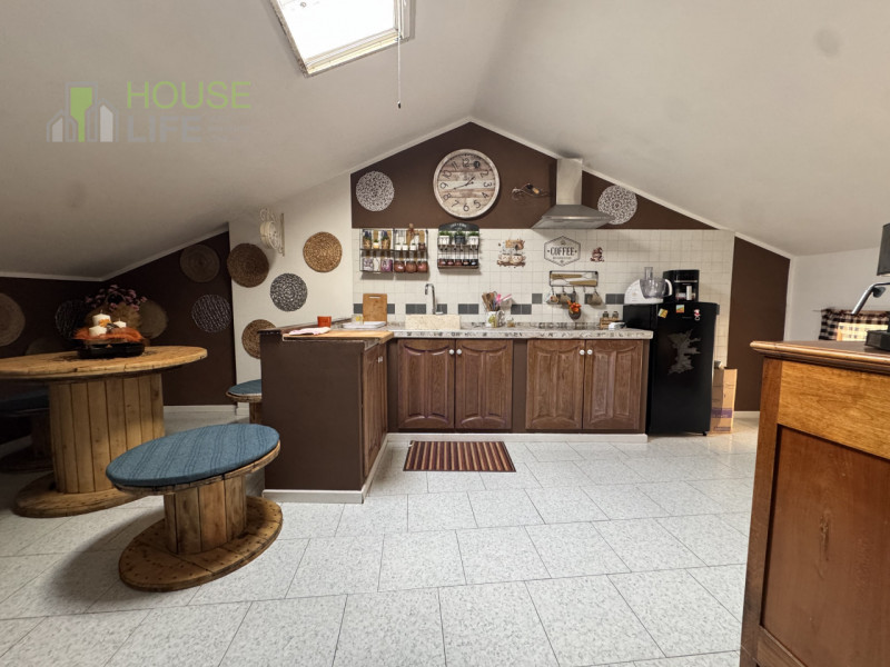 TORREBELVICINO: APPARTAMENTO TRILOCALE MANSARDATO posto al secondo piano composto da zona giorno ...