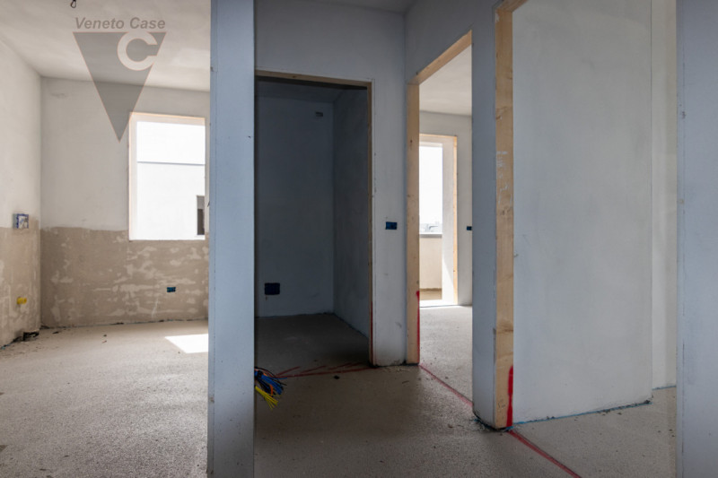 Dove ci troviamo?   
Alle porte del centro di Legnaro, su nuovo quartiere residenziale in via di ...