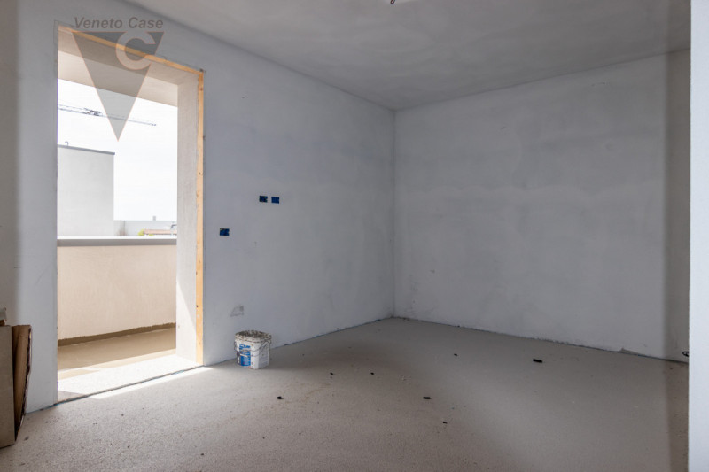 Dove ci troviamo?   
Alle porte del centro di Legnaro, su nuovo quartiere residenziale in via di ...