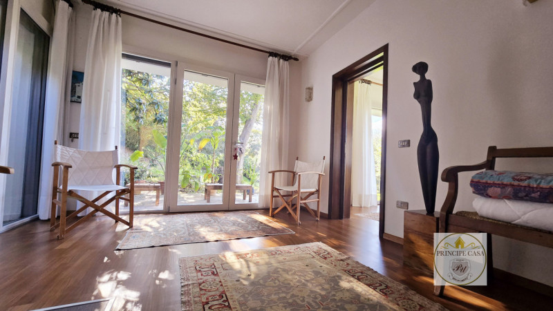 Rif. S401 - Incastonata all'interno del gradevole panorama dei Colli Euganei, a pochi minuti dal ...