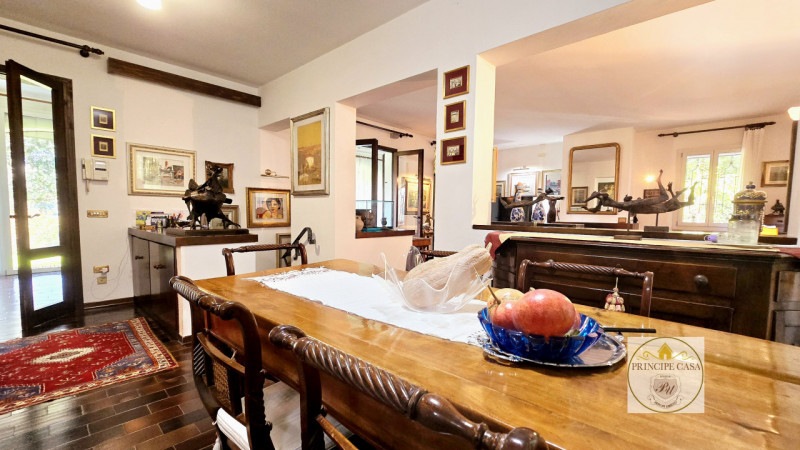 Rif. S401 - Incastonata all'interno del gradevole panorama dei Colli Euganei, a pochi minuti dal ...