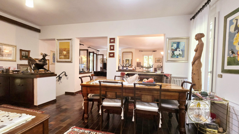 Rif. S401 - Incastonata all'interno del gradevole panorama dei Colli Euganei, a pochi minuti dal ...