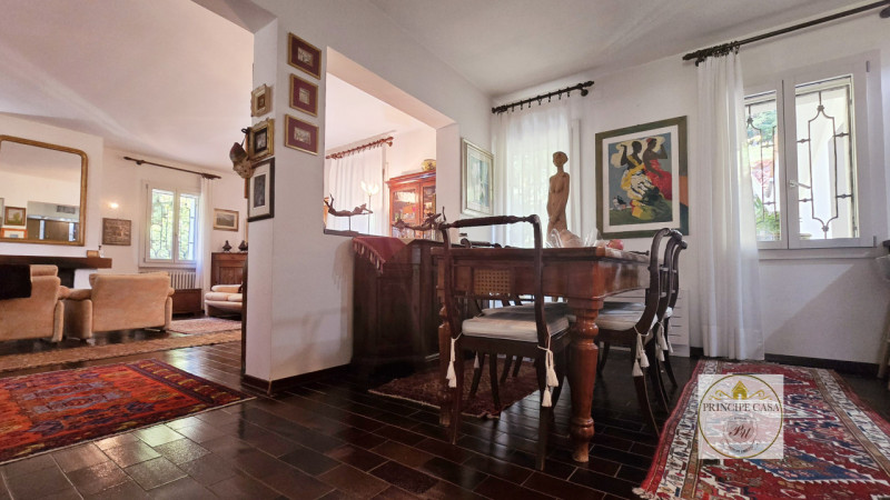 Rif. S401 - Incastonata all'interno del gradevole panorama dei Colli Euganei, a pochi minuti dal ...