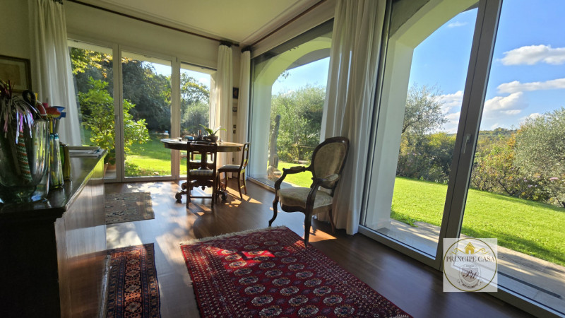 Rif. S401 - Incastonata all'interno del gradevole panorama dei Colli Euganei, a pochi minuti dal ...