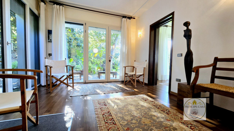 Rif. S401 - Incastonata all'interno del gradevole panorama dei Colli Euganei, a pochi minuti dal ...