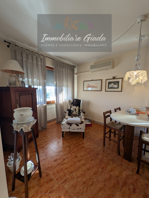 In vendita a Cordignano, nel cuore di un contesto residenziale elegante e tranquillo, proponiamo ...