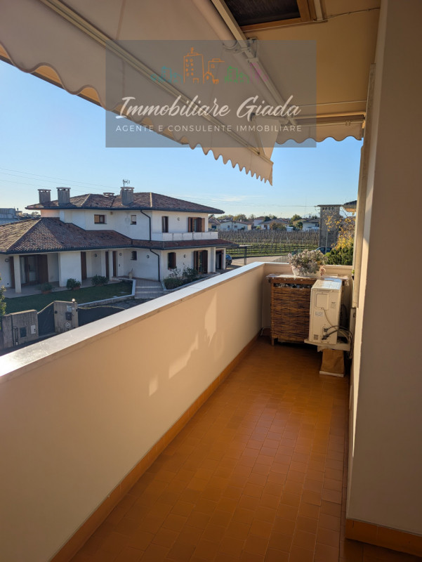 In vendita a Cordignano, nel cuore di un contesto residenziale elegante e tranquillo, proponiamo ...